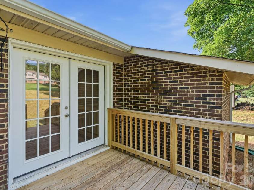 202 Cooke Circle, Kings Mountain, NC 28086.  MLS# CAR4400034, YatesRealty ID 40943. 