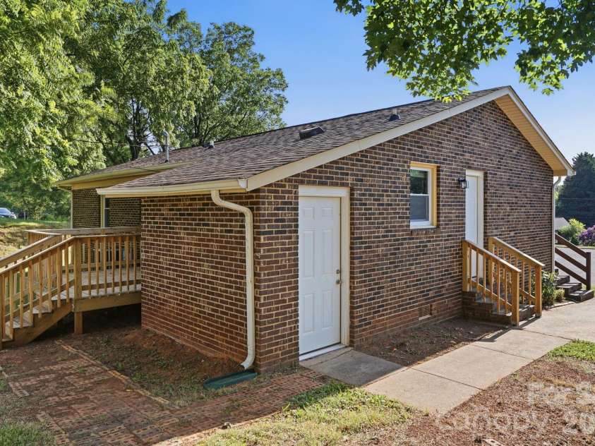 202 Cooke Circle, Kings Mountain, NC 28086.  MLS# CAR4400034, YatesRealty ID 40943. 