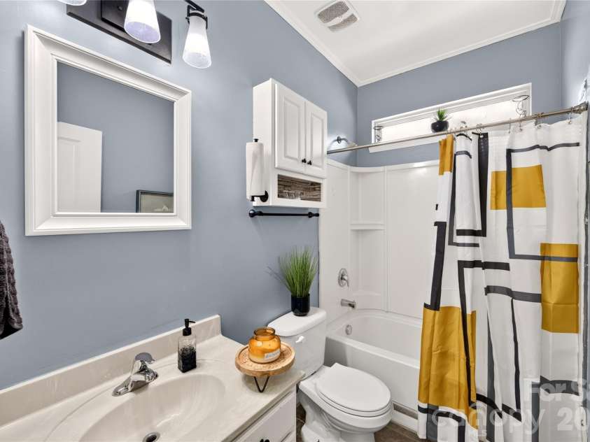 424 Anvil Draw Place, Rock Hill, SC 29730.  MLS# CAR4408517, YatesRealty ID 40946. 