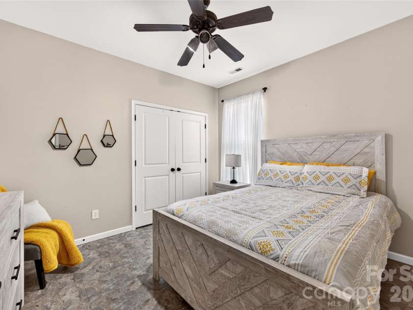 424 Anvil Draw Place, Rock Hill, SC 29730.  MLS# CAR4408517, YatesRealty ID 40946. 