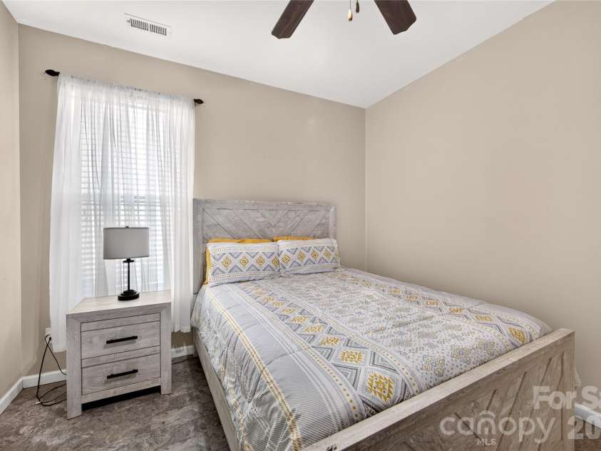424 Anvil Draw Place, Rock Hill, SC 29730.  MLS# CAR4408517, YatesRealty ID 40946. 