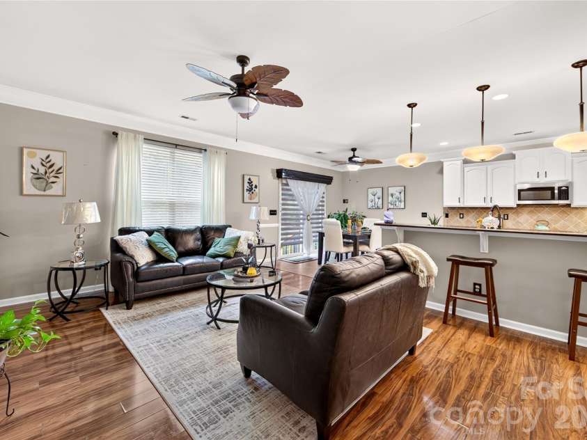 424 Anvil Draw Place, Rock Hill, SC 29730.  MLS# CAR4408517, YatesRealty ID 40946. 