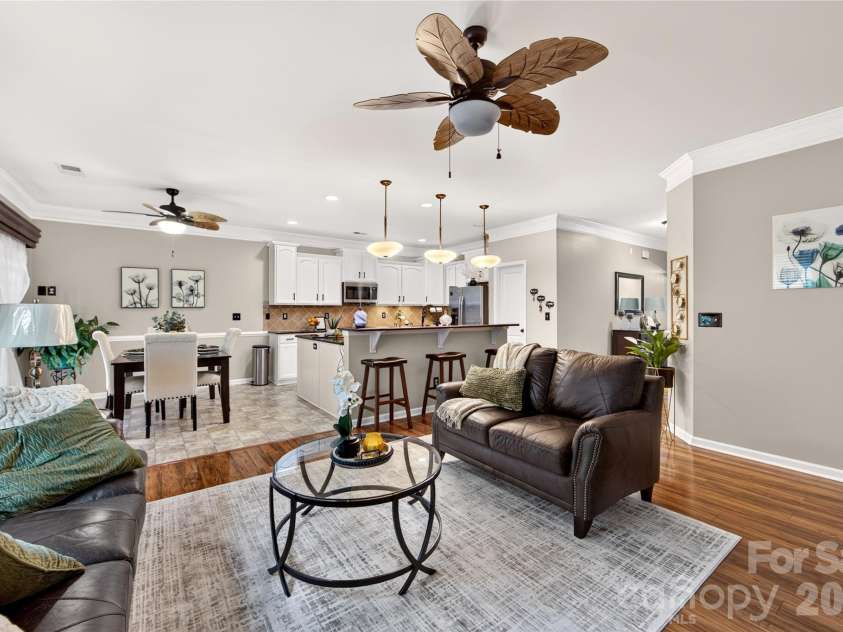 424 Anvil Draw Place, Rock Hill, SC 29730.  MLS# CAR4408517, YatesRealty ID 40946. 