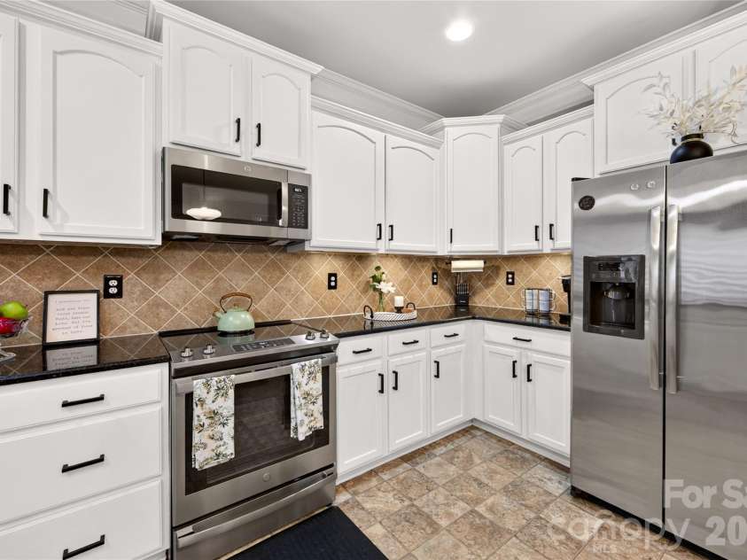424 Anvil Draw Place, Rock Hill, SC 29730.  MLS# CAR4408517, YatesRealty ID 40946. 