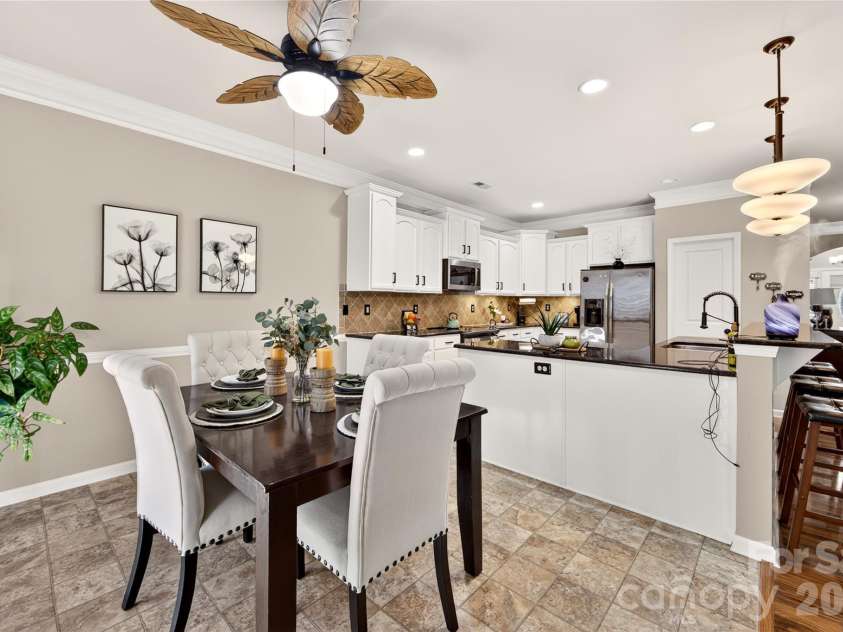 424 Anvil Draw Place, Rock Hill, SC 29730.  MLS# CAR4408517, YatesRealty ID 40946. 
