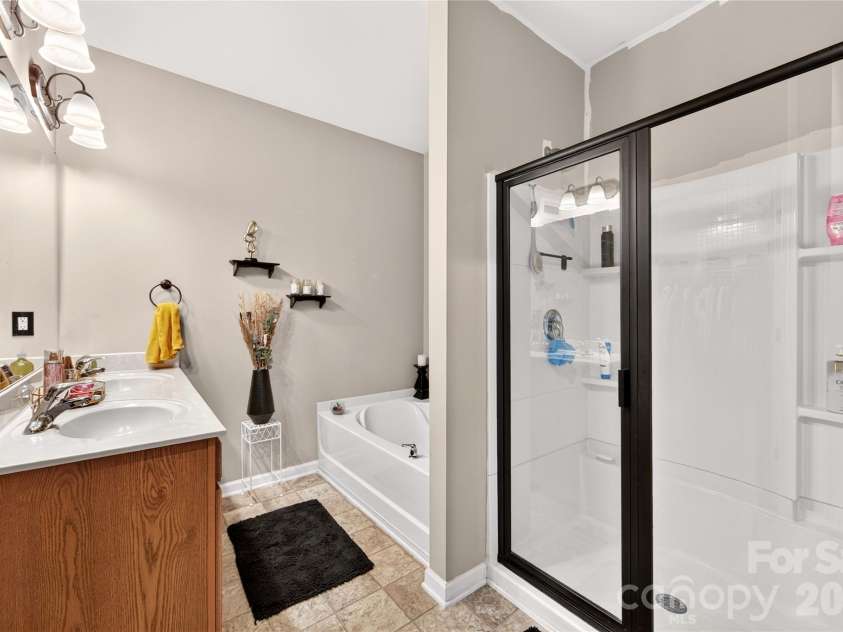 424 Anvil Draw Place, Rock Hill, SC 29730.  MLS# CAR4408517, YatesRealty ID 40946. 