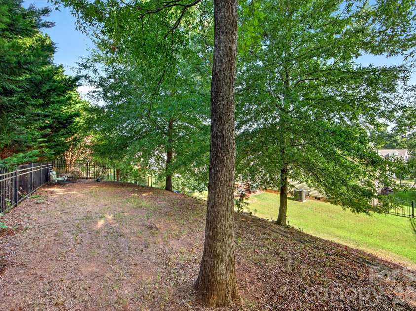 424 Anvil Draw Place, Rock Hill, SC 29730.  MLS# CAR4408517, YatesRealty ID 40946. 