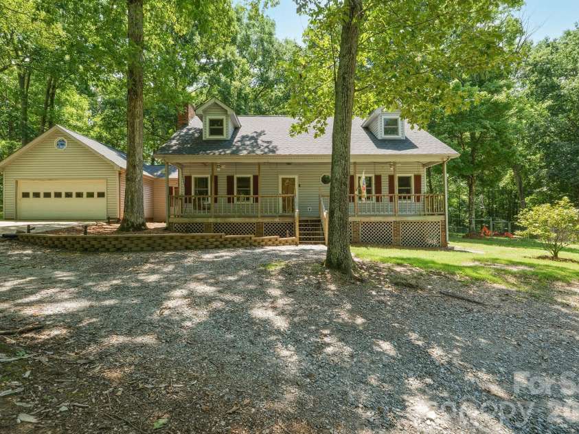 221 Shadowbrook Road, Mount Holly, NC 28120.  MLS# CAR4403082, YatesRealty ID 40947. 