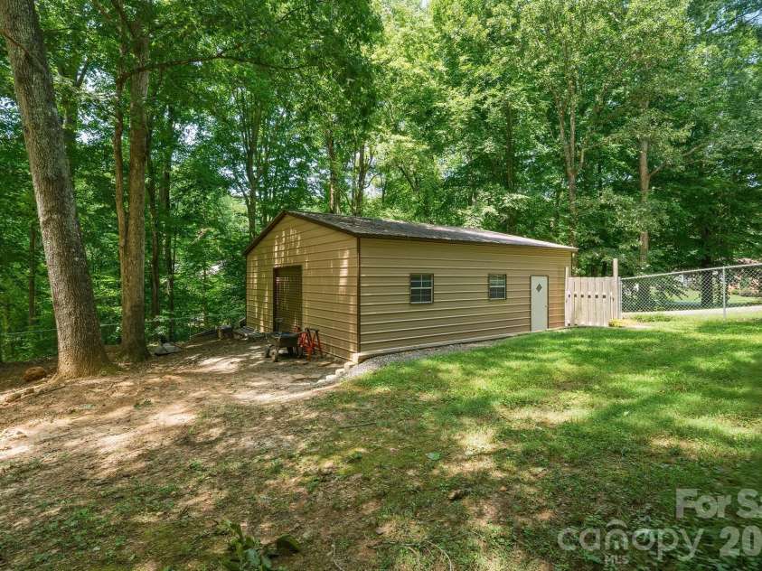 221 Shadowbrook Road, Mount Holly, NC 28120.  MLS# CAR4403082, YatesRealty ID 40947. 
