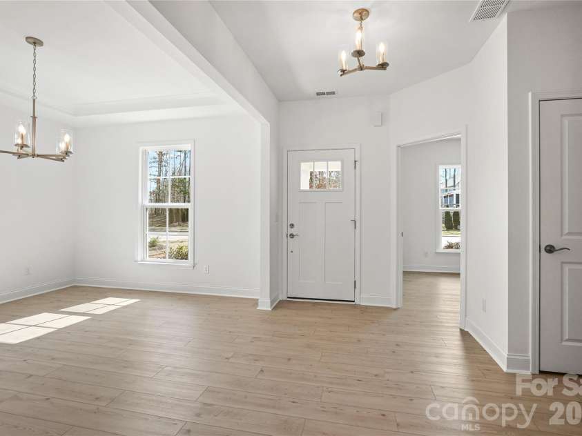 1011 High Bluff Point, Waxhaw, NC 28173.  MLS# CAR4385398, YatesRealty ID 4095. Foyer