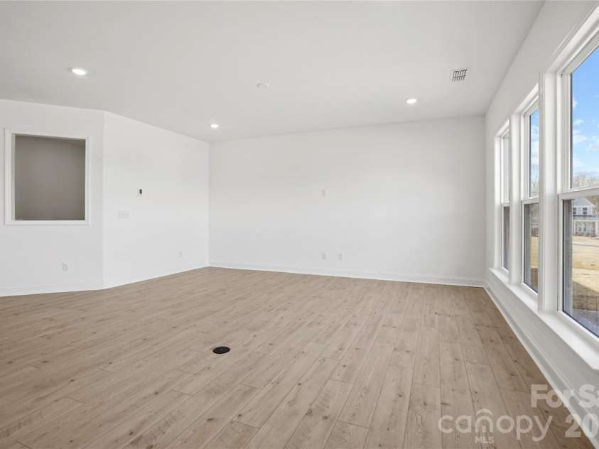 1011 High Bluff Point, Waxhaw, NC 28173.  MLS# CAR4385398, YatesRealty ID 4095. Gathering Room