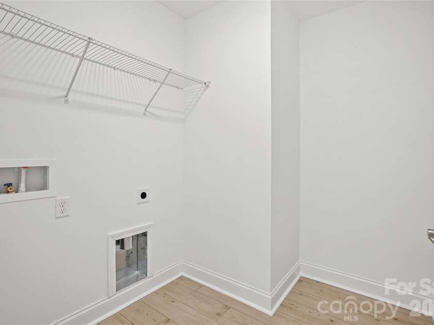 1011 High Bluff Point, Waxhaw, NC 28173.  MLS# CAR4385398, YatesRealty ID 4095. Laundry