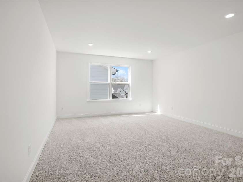 1011 High Bluff Point, Waxhaw, NC 28173.  MLS# CAR4385398, YatesRealty ID 4095. Loft