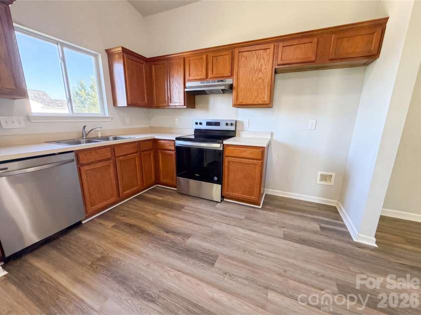 121 Brookstone Drive, Mount Holly, NC 28120.  MLS# CAR4409916, YatesRealty ID 40950. 