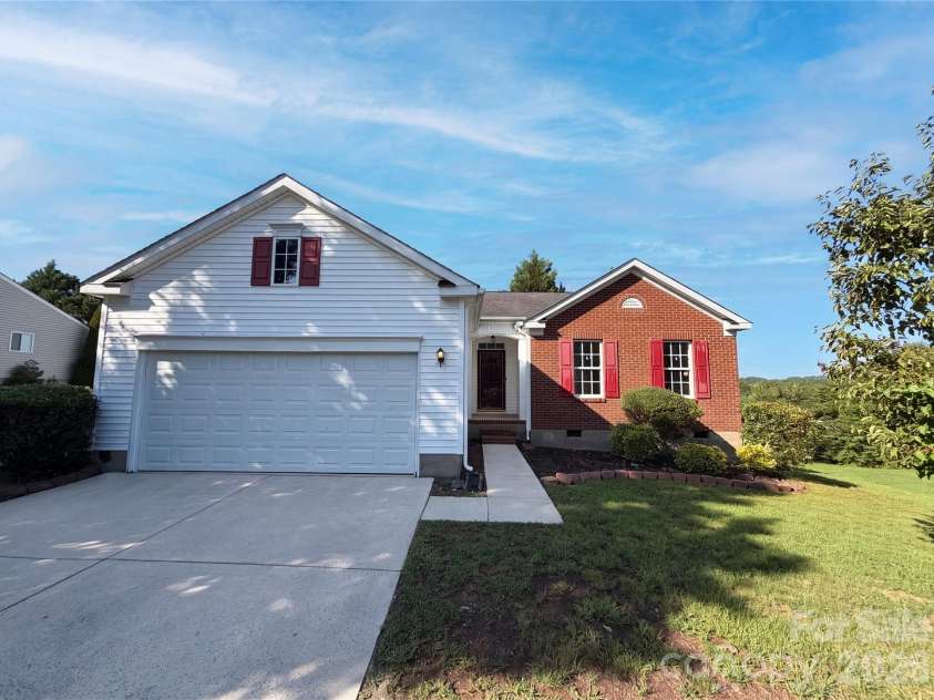 121 Brookstone Drive, Mount Holly, NC 28120.  MLS# CAR4409916, YatesRealty ID 40950. 