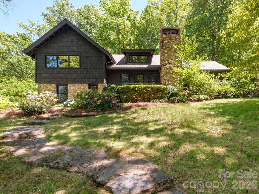 212 Shore Drive, Lake Toxaway, NC 28747.  MLS# CAR4384541, YatesRealty ID 40953. 