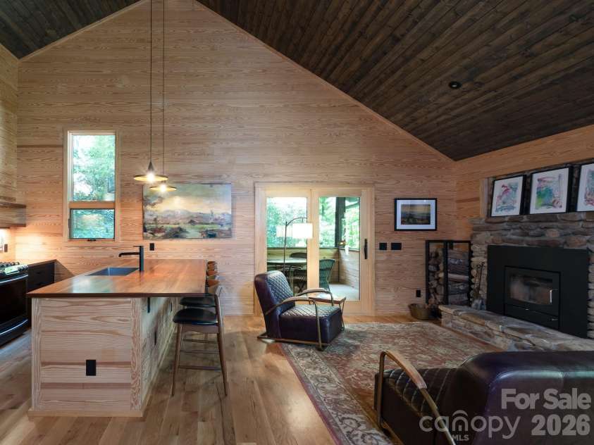 212 Shore Drive, Lake Toxaway, NC 28747.  MLS# CAR4384541, YatesRealty ID 40953. 