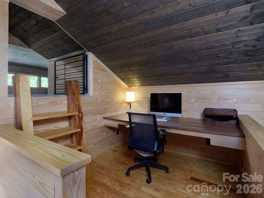 212 Shore Drive, Lake Toxaway, NC 28747.  MLS# CAR4384541, YatesRealty ID 40953. 