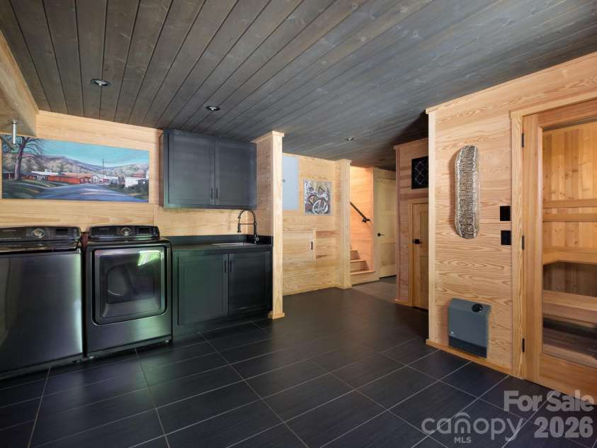 212 Shore Drive, Lake Toxaway, NC 28747.  MLS# CAR4384541, YatesRealty ID 40953. 