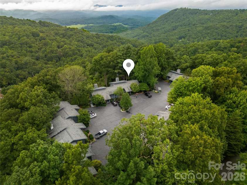 264 Tinequa Drive, Brevard, NC 28712.  MLS# CAR4403505, YatesRealty ID 40954. 