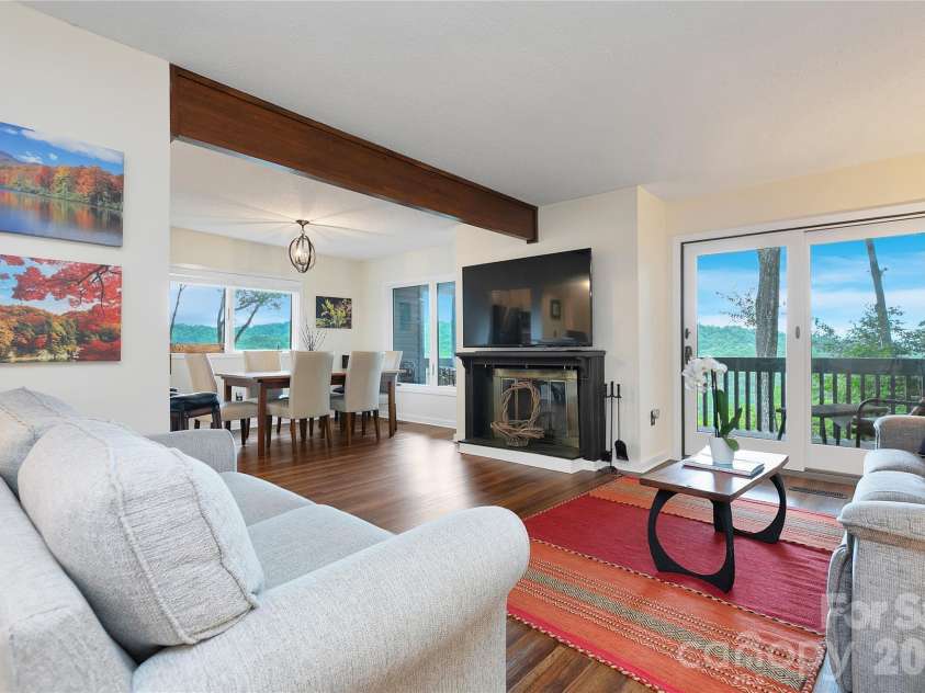 264 Tinequa Drive, Brevard, NC 28712.  MLS# CAR4403505, YatesRealty ID 40954. 