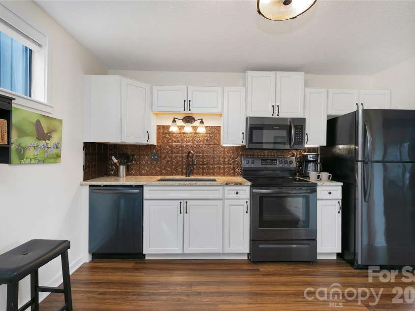 264 Tinequa Drive, Brevard, NC 28712.  MLS# CAR4403505, YatesRealty ID 40954. 