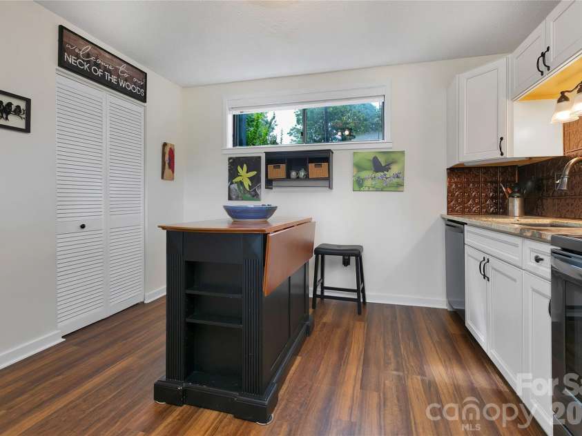 264 Tinequa Drive, Brevard, NC 28712.  MLS# CAR4403505, YatesRealty ID 40954. 