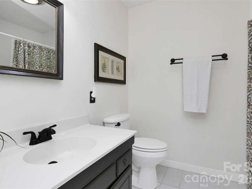 264 Tinequa Drive, Brevard, NC 28712.  MLS# CAR4403505, YatesRealty ID 40954. 
