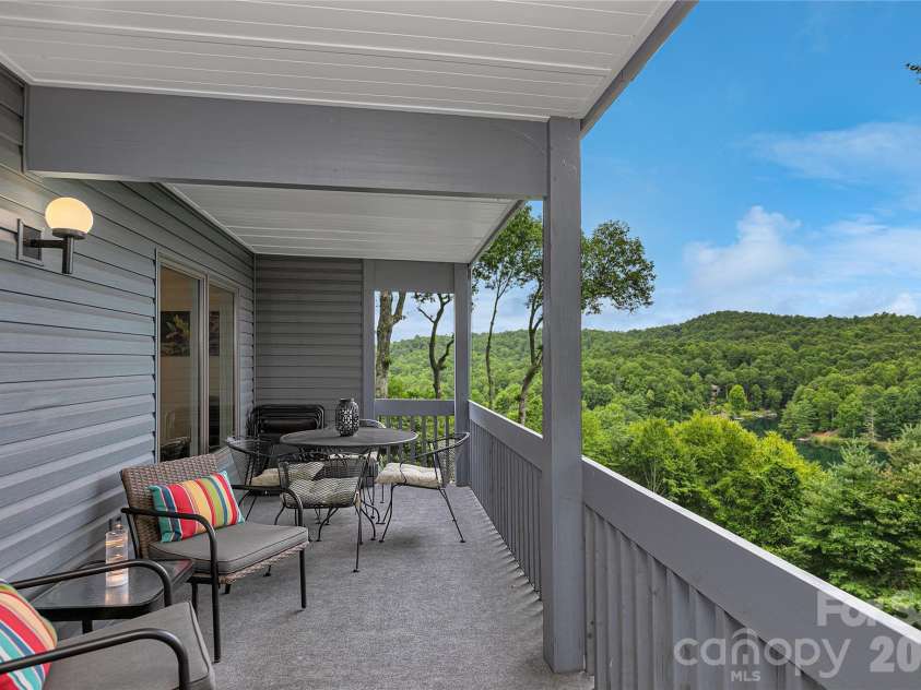 264 Tinequa Drive, Brevard, NC 28712.  MLS# CAR4403505, YatesRealty ID 40954. 