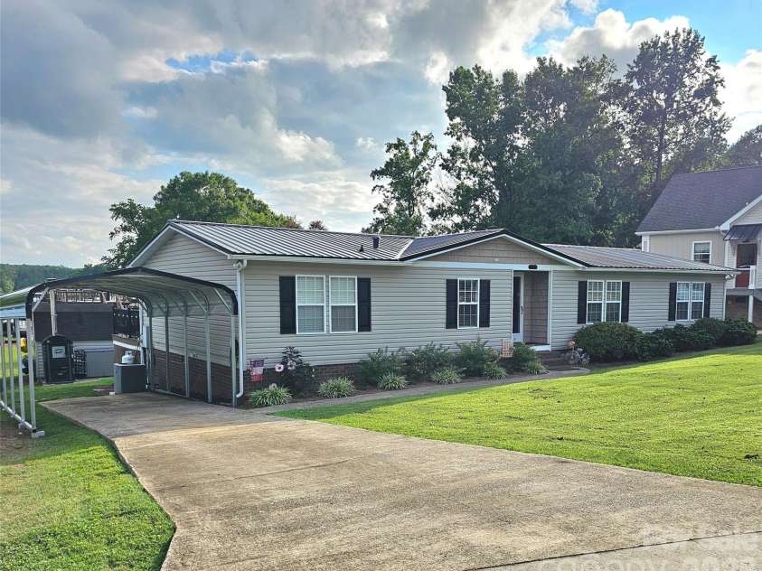734 Pinehaven Drive, New London, NC 28127.  MLS# CAR4403775, YatesRealty ID 40955. 