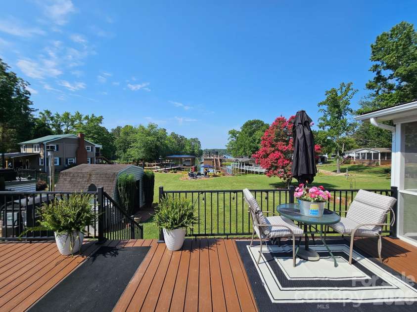 734 Pinehaven Drive, New London, NC 28127.  MLS# CAR4403775, YatesRealty ID 40955. 