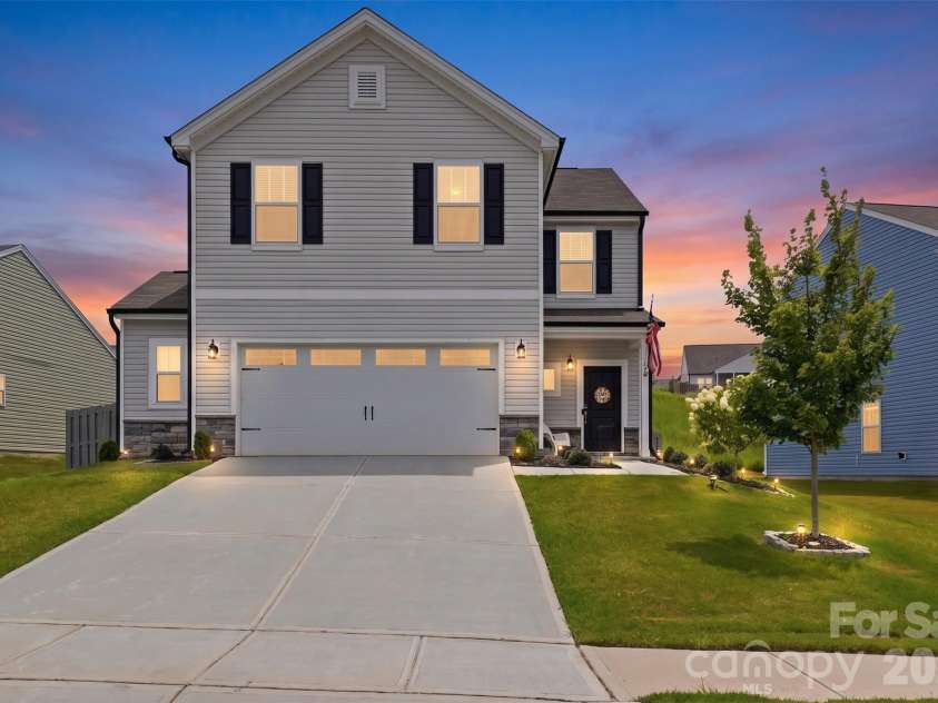 170 Batten Ridge Drive, Statesville, NC 28677.  MLS# CAR4407458, YatesRealty ID 40958. 170 Batten Ridge Rd(Virtual Twilight)