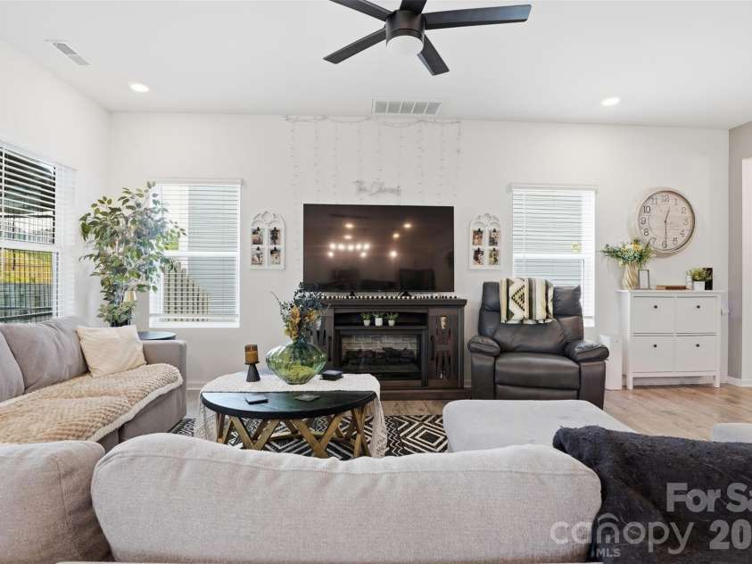170 Batten Ridge Drive, Statesville, NC 28677.  MLS# CAR4407458, YatesRealty ID 40958. 