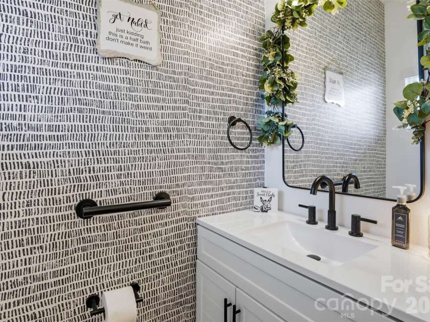 170 Batten Ridge Drive, Statesville, NC 28677.  MLS# CAR4407458, YatesRealty ID 40958. Half Bath - Main Level
