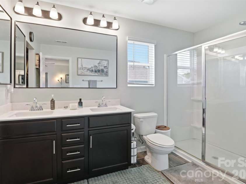 170 Batten Ridge Drive, Statesville, NC 28677.  MLS# CAR4407458, YatesRealty ID 40958. Primary Bath