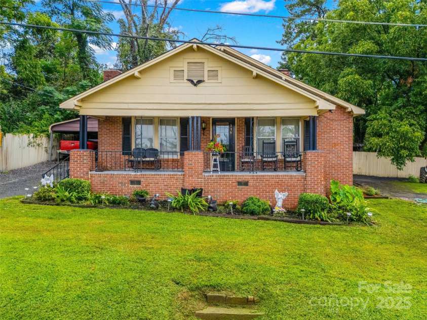 116 Kenworthy Avenue, Lowell, NC 28098.  MLS# CAR4299438, YatesRealty ID 4096. 