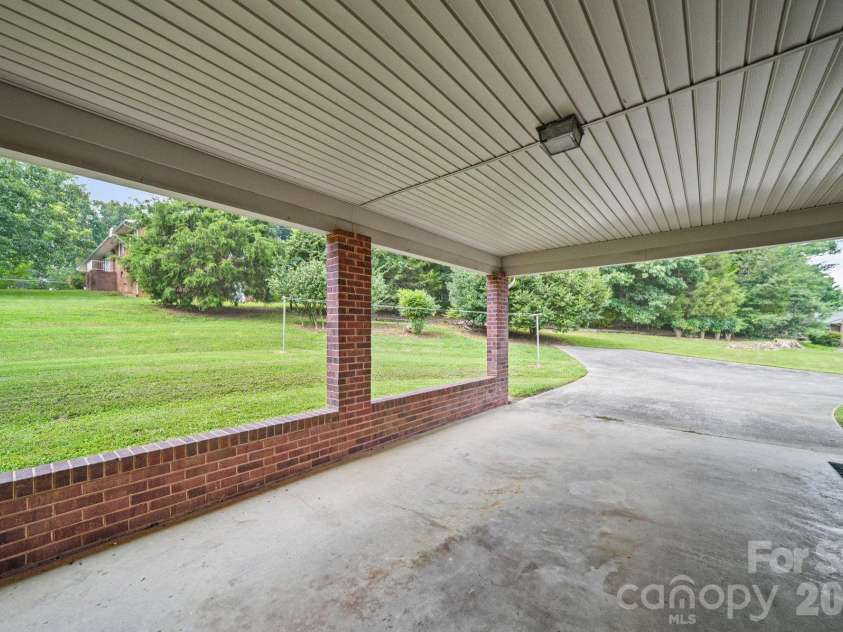 1008 Longview Drive, New London, NC 28127.  MLS# CAR4374246, YatesRealty ID 40960. 