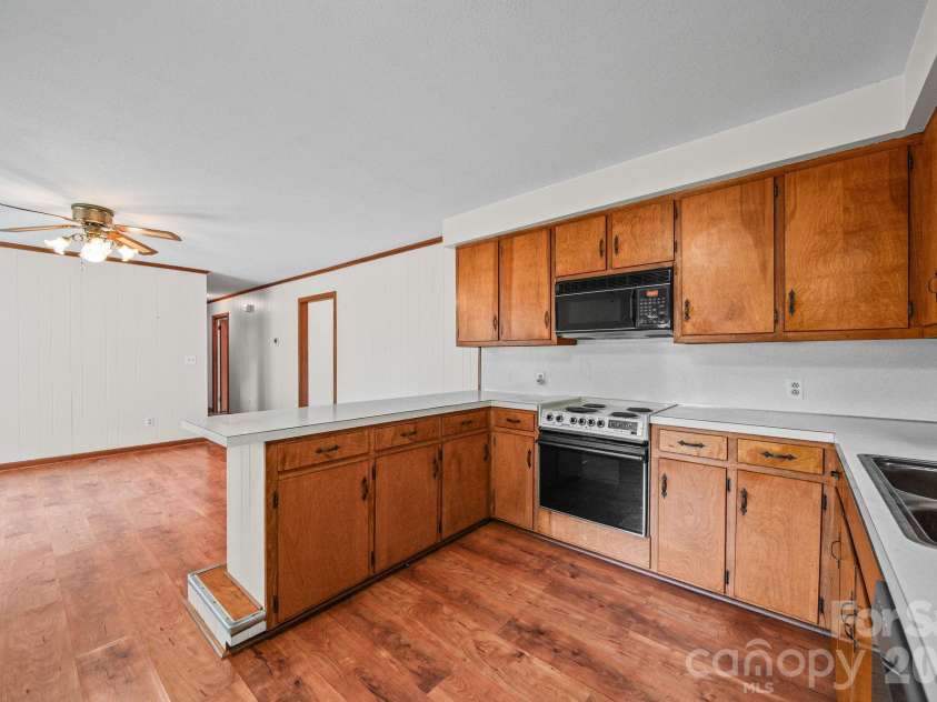 1008 Longview Drive, New London, NC 28127.  MLS# CAR4374246, YatesRealty ID 40960. 