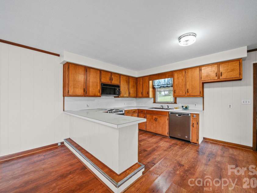 1008 Longview Drive, New London, NC 28127.  MLS# CAR4374246, YatesRealty ID 40960. 