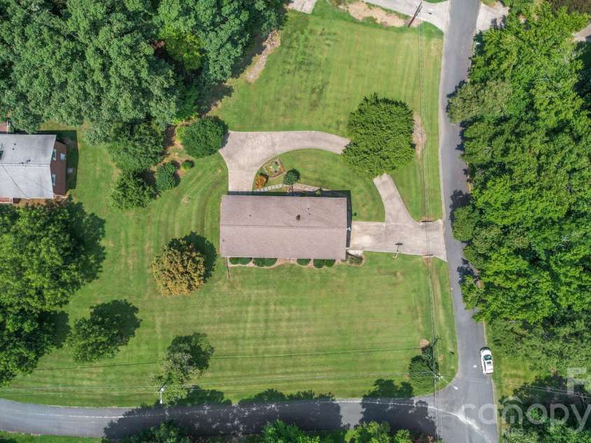 1008 Longview Drive, New London, NC 28127.  MLS# CAR4374246, YatesRealty ID 40960. 