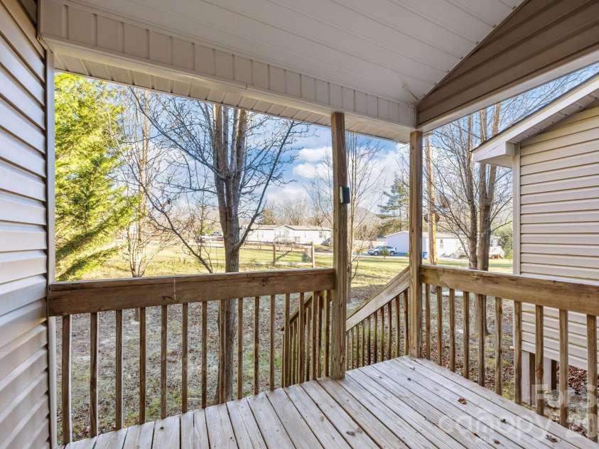 2 Meadow Glen Drive, Fletcher, NC 28732.  MLS# CAR4410204, YatesRealty ID 40961. 