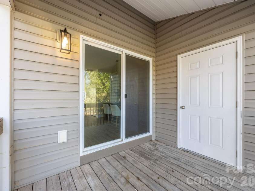 2 Meadow Glen Drive, Fletcher, NC 28732.  MLS# CAR4410204, YatesRealty ID 40961. 