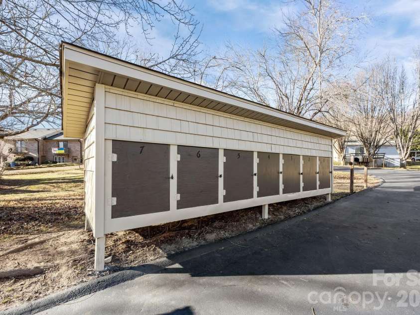 2 Meadow Glen Drive, Fletcher, NC 28732.  MLS# CAR4410204, YatesRealty ID 40961. 