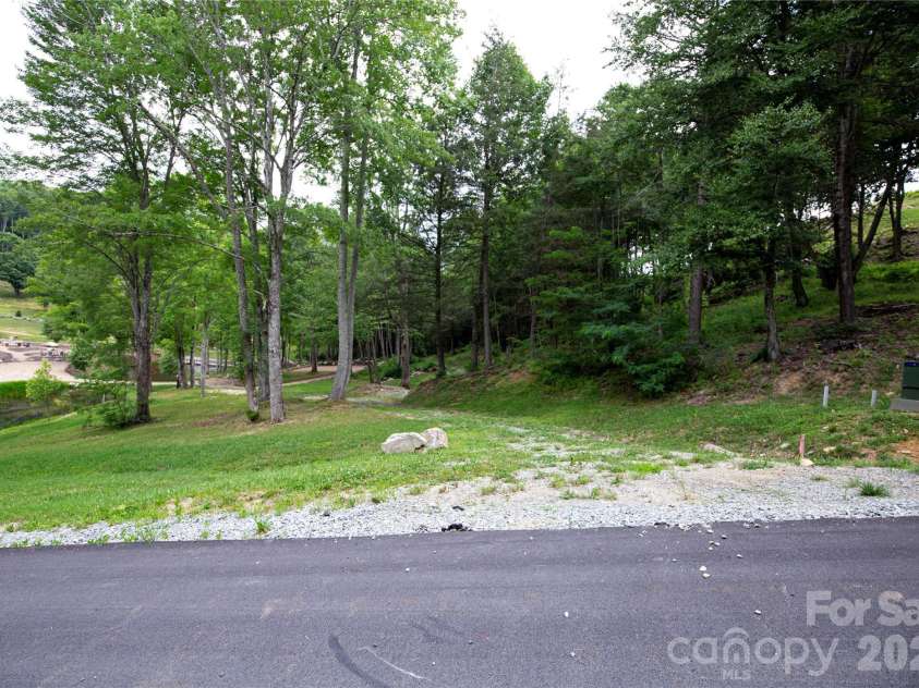 WR 29 Sierra Trail, Elk Park, NC 28622.  MLS# CAR4389934, YatesRealty ID 40962. 