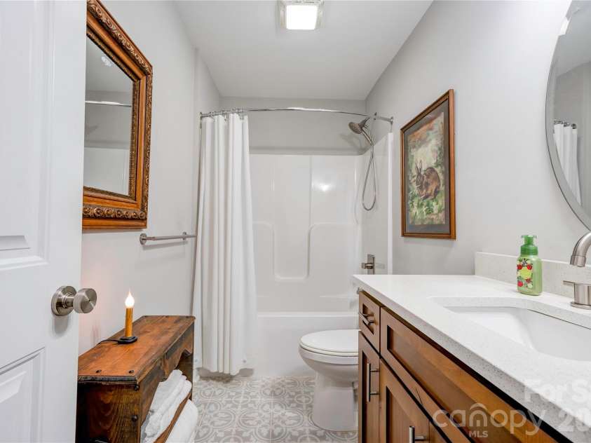 208 Enid Street, Lawndale, NC 28090.  MLS# CAR4408703, YatesRealty ID 40963. Bathroom 2