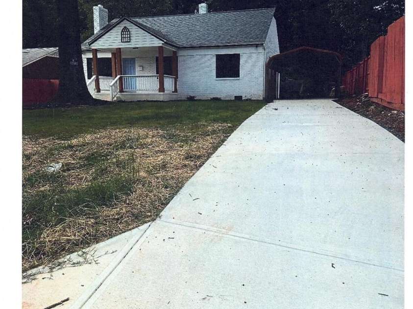 3418 Mathis Drive, Charlotte, NC 28208.  MLS# CAR4408675, YatesRealty ID 40964. 