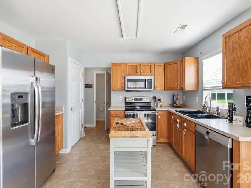 3104 Broad Plum Lane, Indian Trail, NC 28079.  MLS# CAR4397087, YatesRealty ID 40967. 