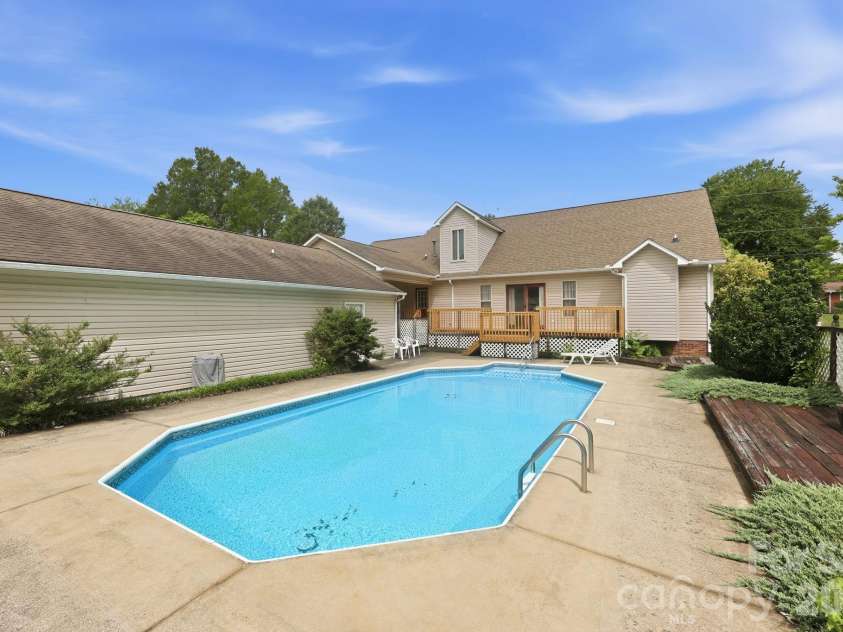 555 Brown Acres Road, Salisbury, NC 28146.  MLS# CAR4396152, YatesRealty ID 40968. 