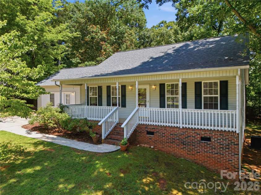 147 Valley Glen Drive, Troutman, NC 28166.  MLS# CAR4400282, YatesRealty ID 40969. 