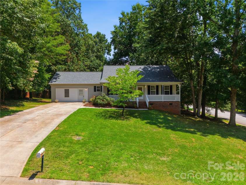 147 Valley Glen Drive, Troutman, NC 28166.  MLS# CAR4400282, YatesRealty ID 40969. 